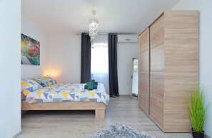 2 多间卧室、WiFi