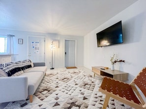 TV, offices - Fillmore Unit 14 (Cape Canaveral)