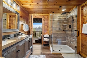 Towels - Gorgeous • 1.5 Acres • Mtn Views • Luxury Cabin (Sevierville)