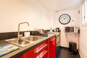 Køleskab, mikrobølgeovn, ovn, opvaskemaskine