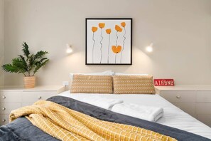 4 bedrooms, iron/ironing board, WiFi, bed sheets - Bellevue Heights HolidayHome - Flinders Uni & Med (Bellevue Heights)
