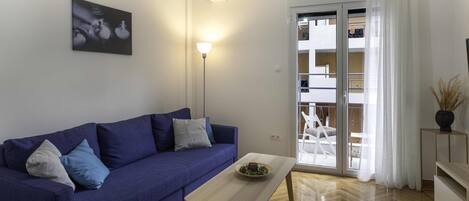 2 bedrooms, in-room safe, iron/ironing board, free WiFi