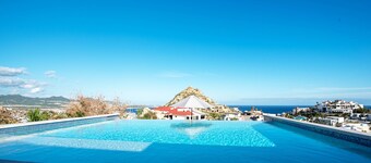 New to Vrbo! Villa de Lam- Spacious Modern Villa Escape in Pedregal.
