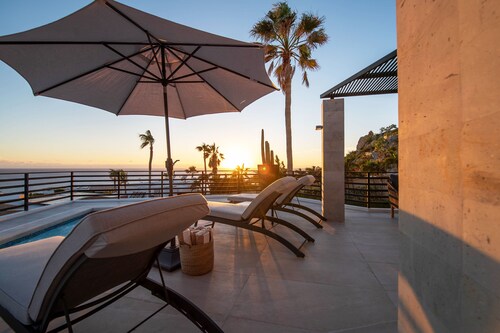 Spacious Modern Pedregal Villa w/ Private Pool, Hot Tub, An Ocean View Escape