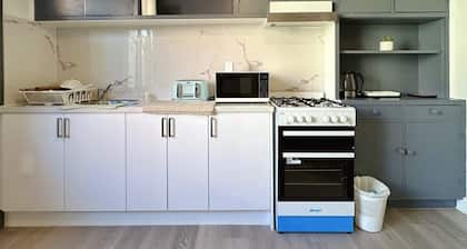 Hillview House close to CBD