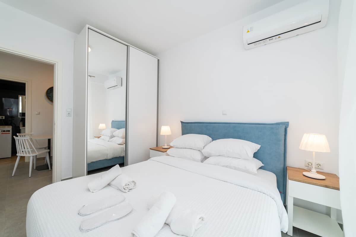 Apartment | 1 bedroom, Egyptian cotton sheets, premium bedding, Select Comfort beds
