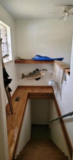 Interior - Watts Bar Lake
The Thomas House 2489 River Rd. Kingston TN 37763 (Kingston)