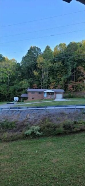 Property grounds - Watts Bar Lake
The Thomas House 2489 River Rd. Kingston TN 37763 (Kingston)