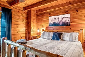4 bedrooms, desk, free WiFi, bed sheets