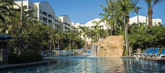 Cozy 2-bedroom resort with WiFi, AC, fitness room in peaceful Weston