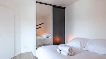 2 bedrooms, iron/ironing board, WiFi, bed sheets