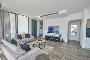 Villa, 3 Bedrooms, Private Pool, Garden View | Living area