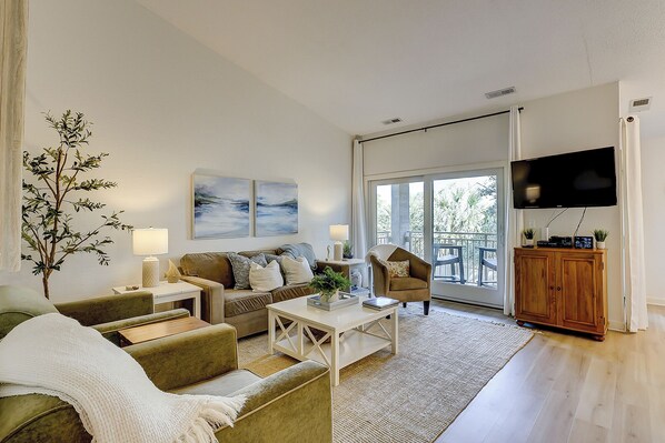 Smart TV - Sunset Rentals | Bluff Villas 1768 (Hilton Head Island)