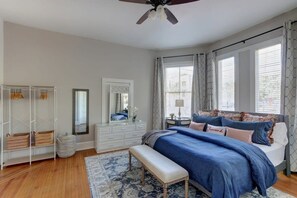 2 bedrooms, iron/ironing board, WiFi, bed sheets - Eichberg's Suite, Historic | Steps to Forsyth Park (Savannah)