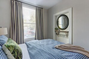 2 slaapkamers, een strijkplank/strijkijzer, wifi, beddengoed