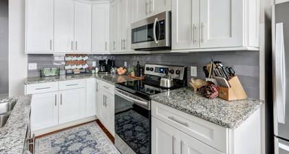 The Alfred Inn, Victorian District | Modern Flare