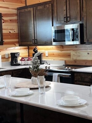 Refrigerador, microondas, horno, placa de cocina