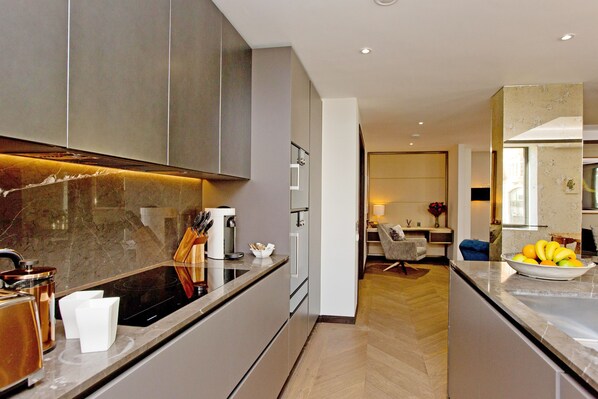 Apartment | 3 bedrooms - 3-bed Deluxe Apt 101 (London)