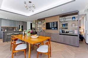 Apartment | 3 bedrooms - 3-bed Deluxe Apt 101 (London)