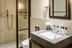 Apartment - 3-bed Deluxe Apt 517 (London)