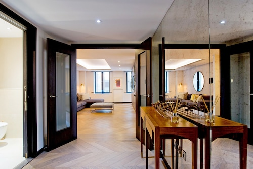 3-bed Deluxe Apt 205