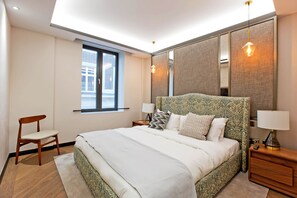 2 bedrooms - 2-bed Superior Apt 103 (London)