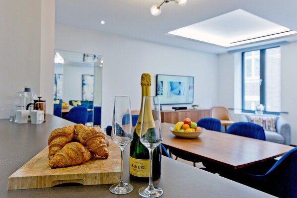 Apartment | 2 bedrooms - 2-bed Superior Apt 207 (London)