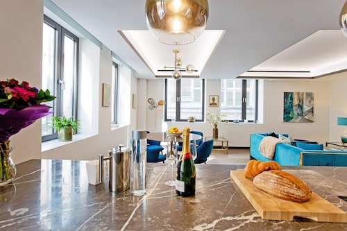 2-bed Deluxe Apt 104