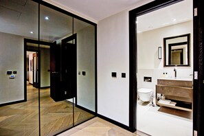 Apartment - 2-bed Superior Apt 311 (London)