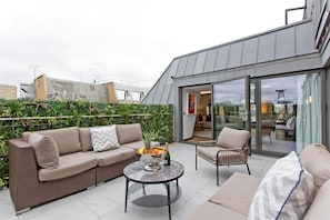 Apartment - 3-bed Rooftop Penthouse (London)