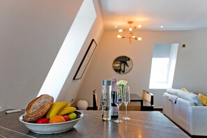 House | 2 bedrooms - 2-bed Deluxe Apt 519 (London)