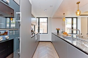 Apartment | 2 bedrooms - 2-bed Superior Apt 312 (London)