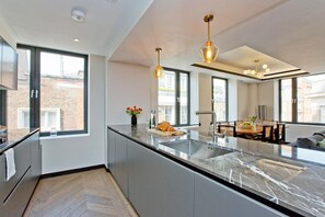 Apartment | 2 bedrooms - 2-bed Superior Apt 312 (London)