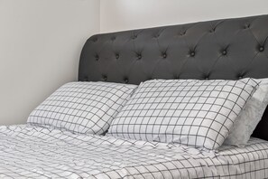 1 soverom, strykejern/-brett, wi-fi (inkludert) og sengetøy