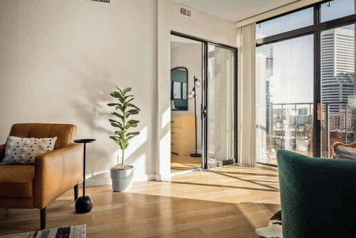 Urban Gallery Loft | Larimer Square | 30-Day