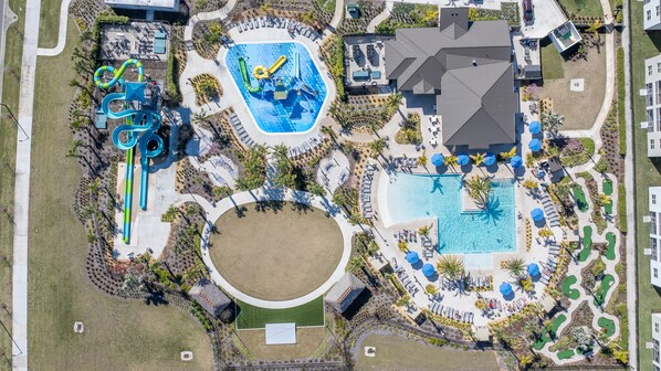 A heated pool - Deluxe Family Resort Gem near Disney ~ Pool ~ Spa! (Davenport)