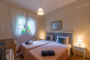 2 bedrooms, iron/ironing board, free WiFi, bed sheets