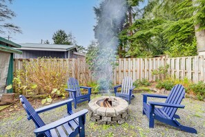 Property grounds - Rockaway Beach Home, Walk to Ocean, Pet Friendly! (Rockaway Beach)