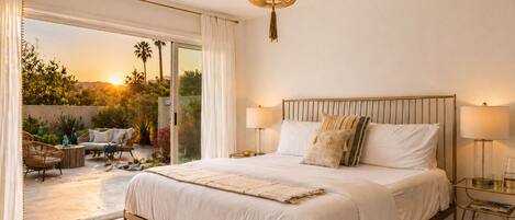 3 chambres, fer et planche à repasser, Wi-Fi gratuit, draps fournis