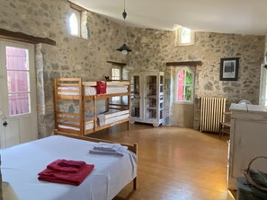 7 bedrooms, iron/ironing board, WiFi, bed sheets
