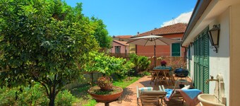 House near downtown with garden box and wi-fi