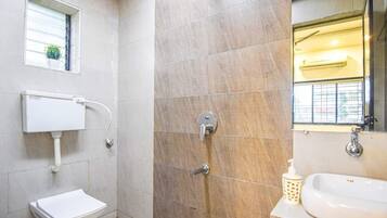 Ducha, toallas, jabón, shampoo