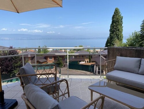 
Wunderschönes renoviertes Duplex-Apartment mit Seeblick in Evian für 8 Personen