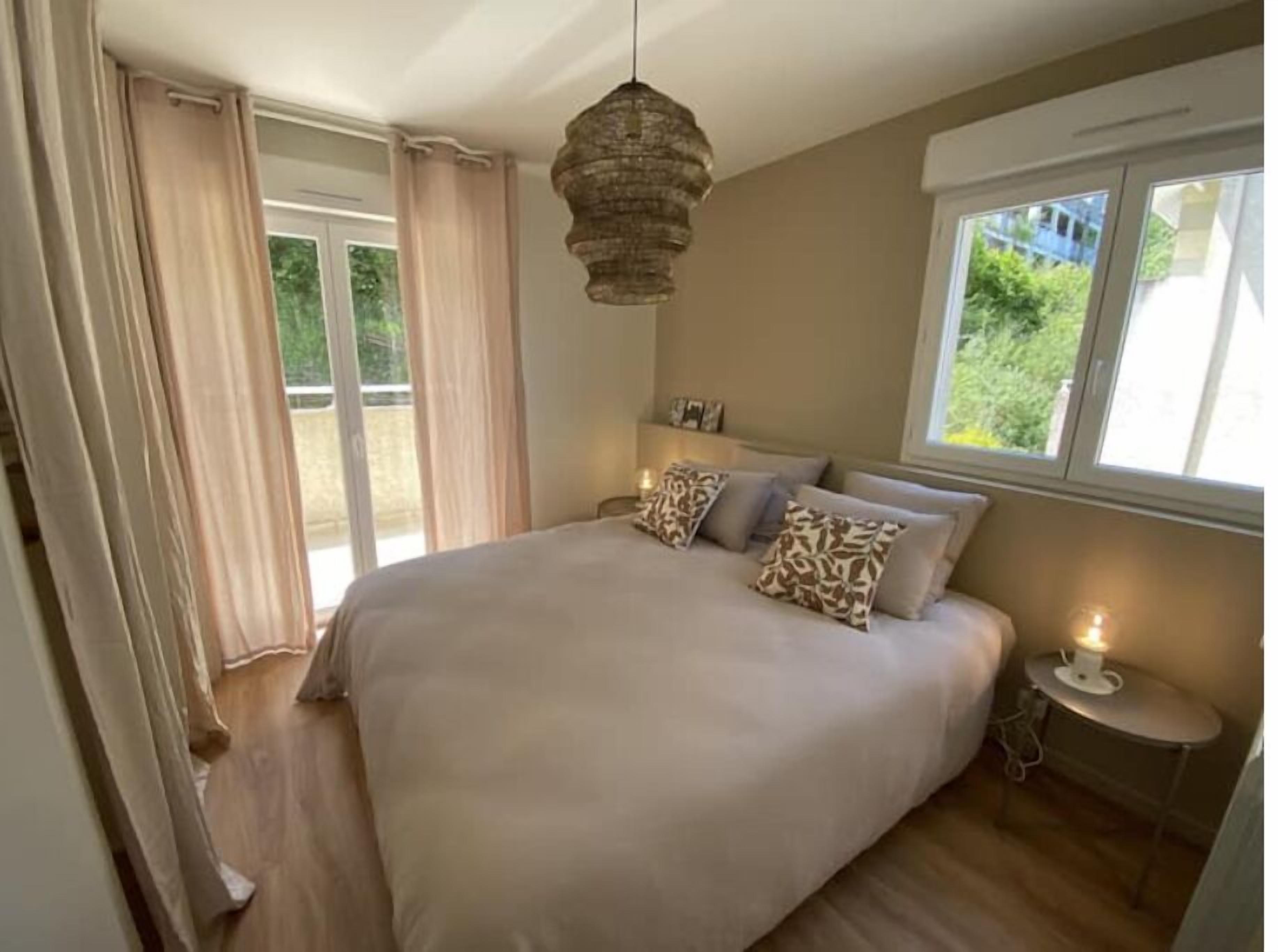 3 chambres, fer et planche à repasser, lit parapluie, Wi-Fi gratuit