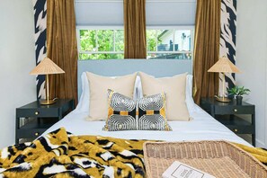 2 bedrooms, desk, iron/ironing board, travel cot