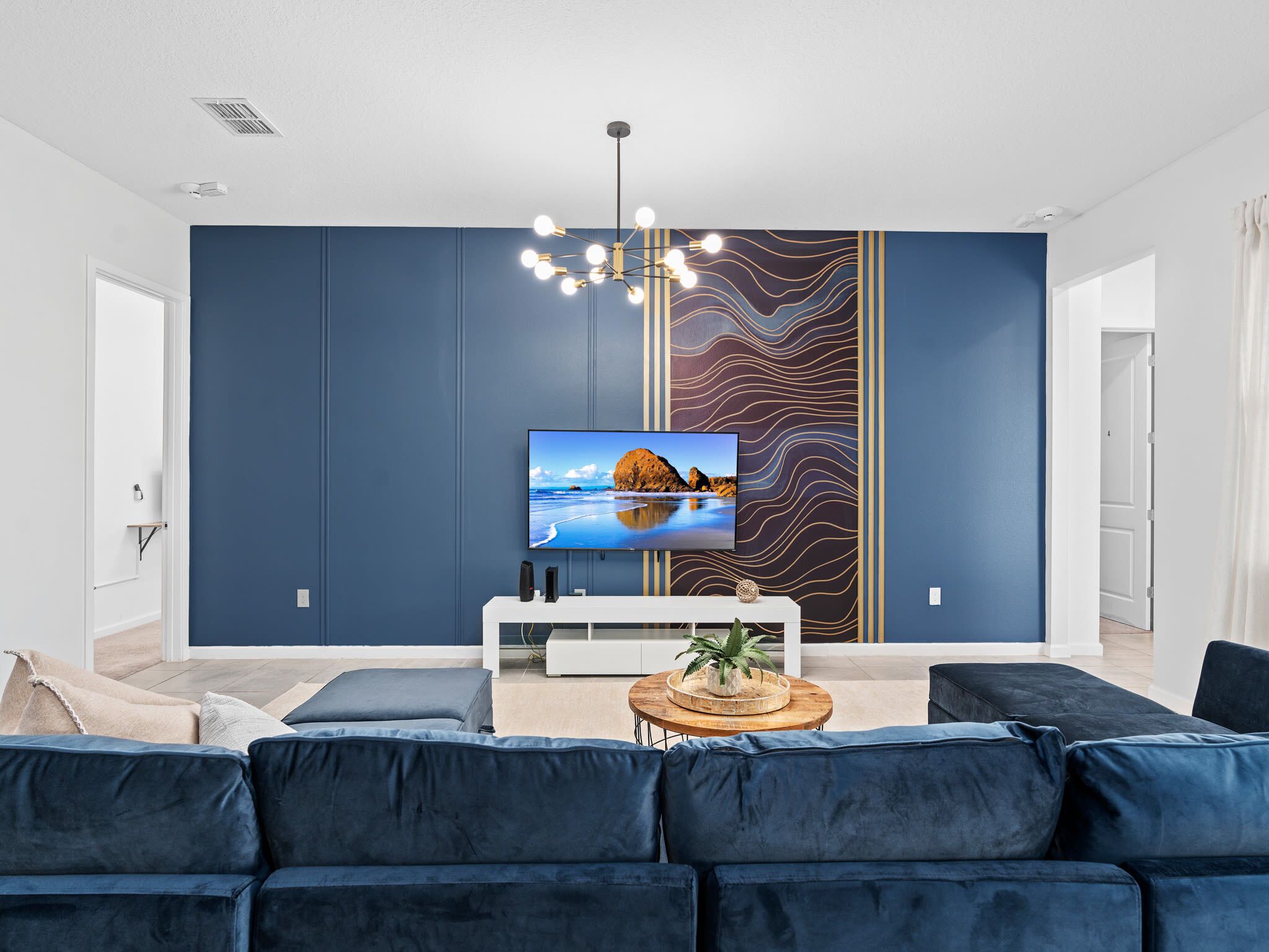 SUPER SPACE - 12BD/12BA MANY ENSUITEs  SLEEPs 38!