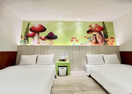 Economy Quadruple Room, 2 Queen Beds | Free WiFi, bed sheets