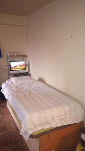 1 bedroom, iron/ironing board, bed sheets