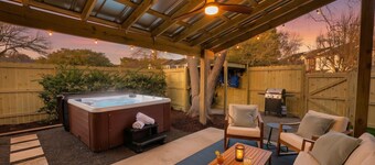 Hot Tub, Putting Green in the Heart of Mt. Pleasant 2-Stories