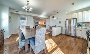 Dining - Prime 5-BR Condo, Just 2 Blocks from Beach & Boardwalk in Central Ocean City (Ocean City)